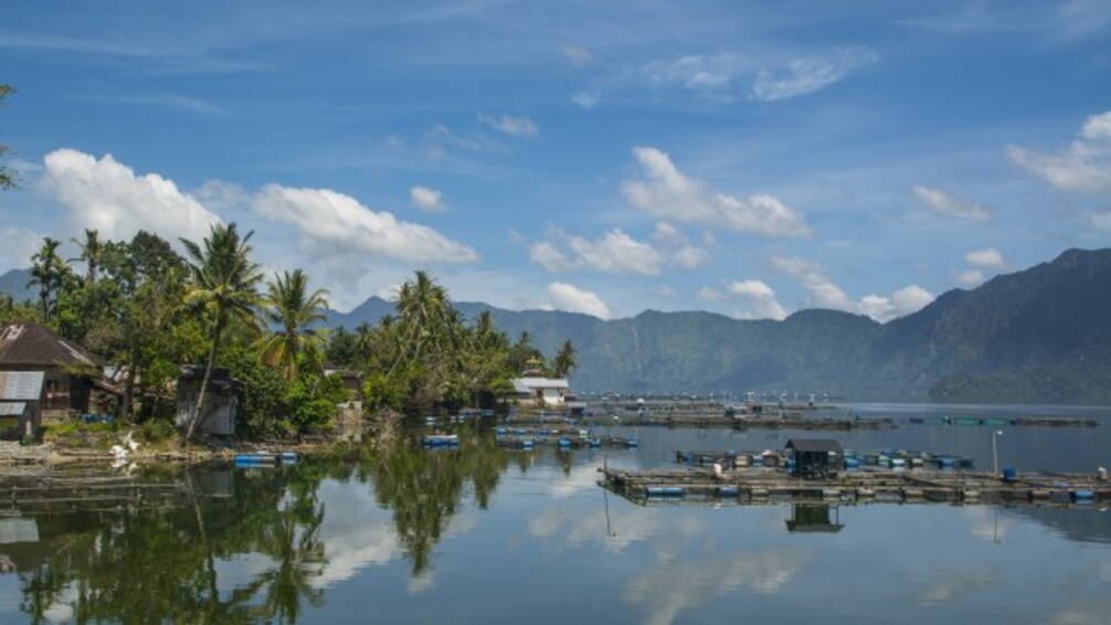 Danau Maninjau: Cerita Cinta yang Mengubah Sejarah Desa dan Alam