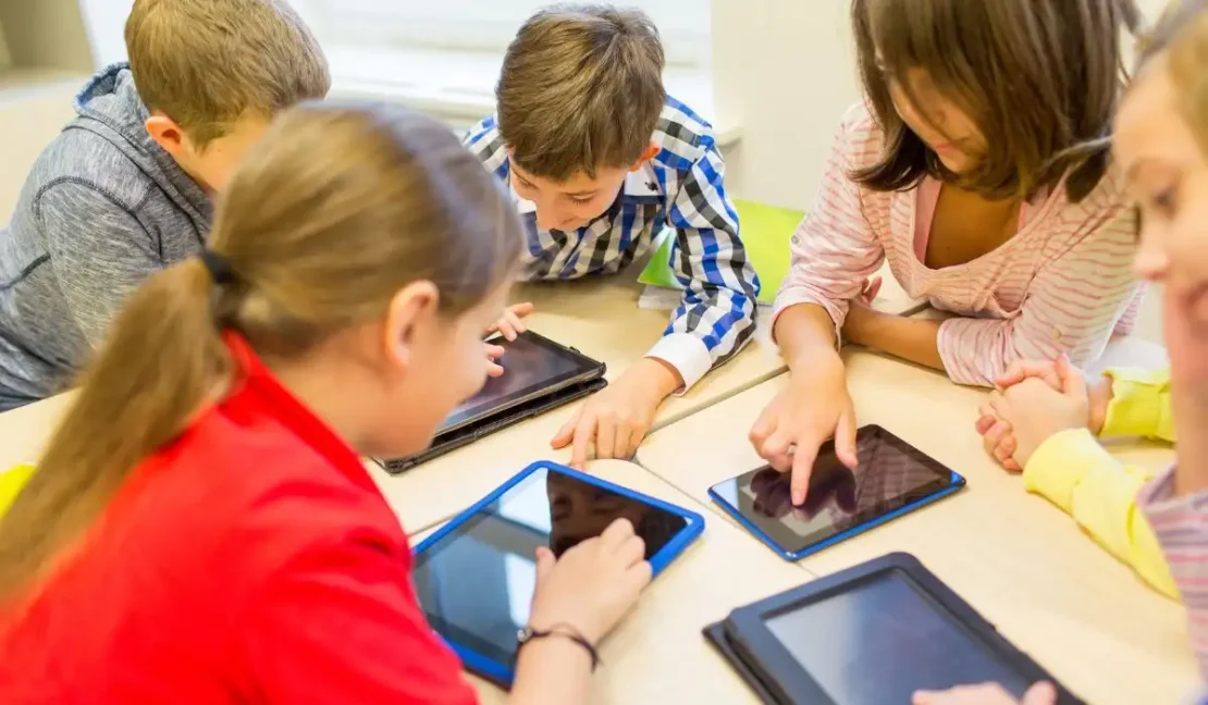 Cara Efektif Membangun Literasi Digital Anak Sejak Usia Sekolah Dasar